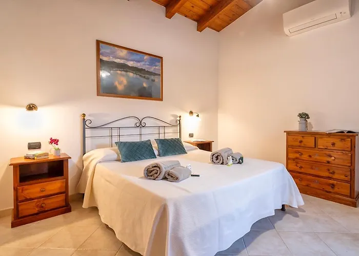 Isa - Village Surrounded By Greenery With Swimming Pool Just A Few Minutes From Alghero 3*