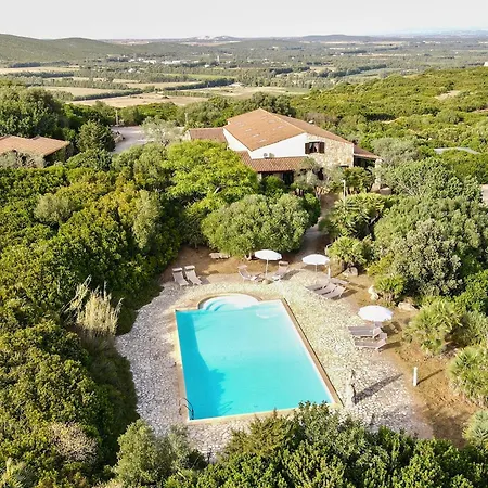 Isa - Village Surrounded By Greenery With Swimming Pool Just A Few Minutes From Alghero