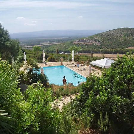 Isa - Village Surrounded By Greenery With Swimming Pool Just A Few Minutes From Alghero Apartmanhotel