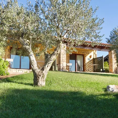 Apartmanhotel Isa - Village Surrounded By Greenery With Swimming Pool Just A Few Minutes From Alghero