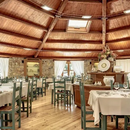 Apartmanhotel Isa - Village Surrounded By Greenery With Swimming Pool Just A Few Minutes From Alghero