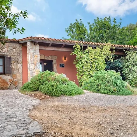 Apartmanhotel Isa - Village Surrounded By Greenery With Swimming Pool Just A Few Minutes From Alghero 3*