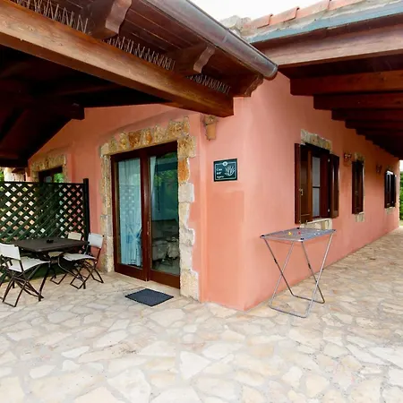 Isa - Village Surrounded By Greenery With Swimming Pool Just A Few Minutes From Alghero Apartmanhotel