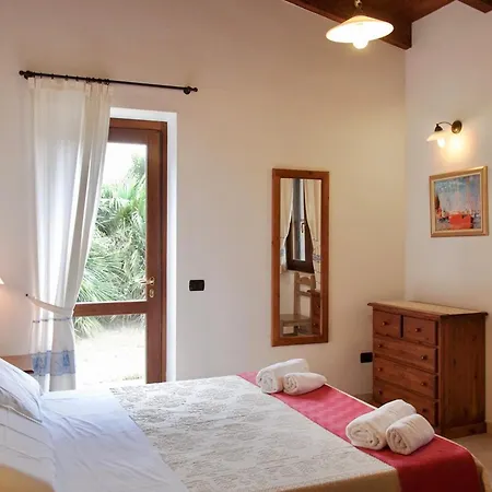 Isa - Village Surrounded By Greenery With Swimming Pool Just A Few Minutes From Alghero Santa Maria la Palma
