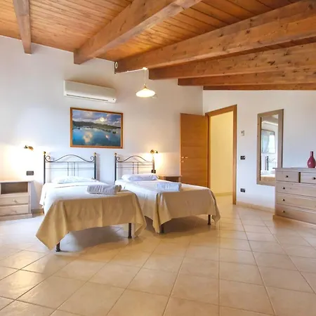Isa - Village Surrounded By Greenery With Swimming Pool Just A Few Minutes From Alghero Apartmanhotel Santa Maria la Palma