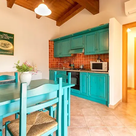 Isa - Village Surrounded By Greenery With Swimming Pool Just A Few Minutes From Alghero Santa Maria la Palma