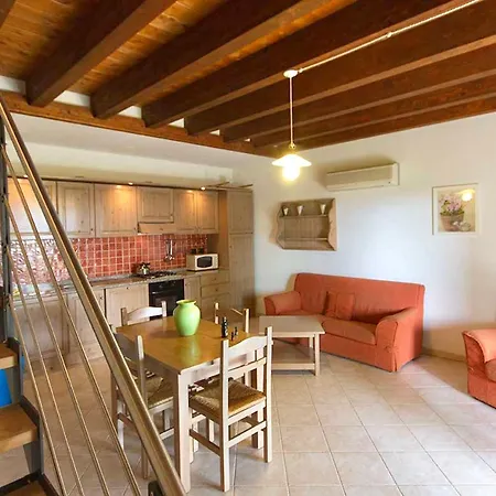 Isa - Village Surrounded By Greenery With Swimming Pool Just A Few Minutes From Alghero Apartmanhotel