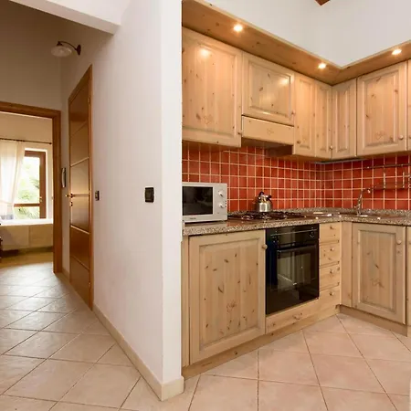 Isa - Village Surrounded By Greenery With Swimming Pool Just A Few Minutes From Alghero 3*