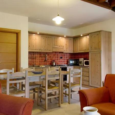 Isa - Village Surrounded By Greenery With Swimming Pool Just A Few Minutes From Alghero Santa Maria la Palma