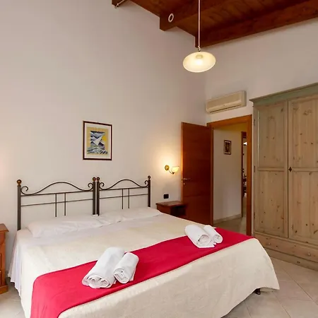 Isa - Village Surrounded By Greenery With Swimming Pool Just A Few Minutes From Alghero