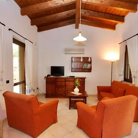 Isa - Village Surrounded By Greenery With Swimming Pool Just A Few Minutes From Alghero Apartmanhotel