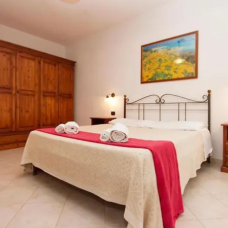 Apartmanhotel Isa - Village Surrounded By Greenery With Swimming Pool Just A Few Minutes From Alghero