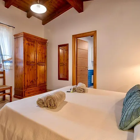 Isa - Village Surrounded By Greenery With Swimming Pool Just A Few Minutes From Alghero Apartmanhotel Santa Maria la Palma