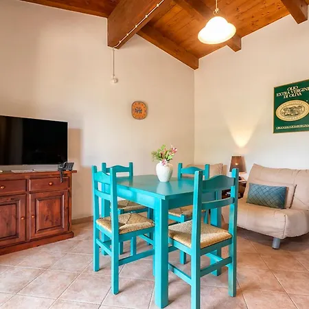 Apartmanhotel Isa - Village Surrounded By Greenery With Swimming Pool Just A Few Minutes From Alghero Santa Maria la Palma