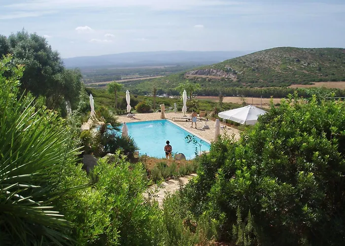 Isa - Village Surrounded By Greenery With Swimming Pool Just A Few Minutes From Alghero Apart Otel
