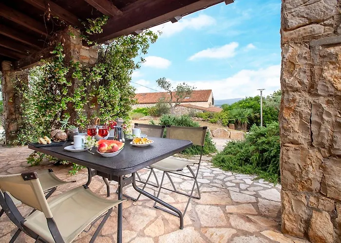 Isa - Village Surrounded By Greenery With Swimming Pool Just A Few Minutes From Alghero Apart Otel 3*