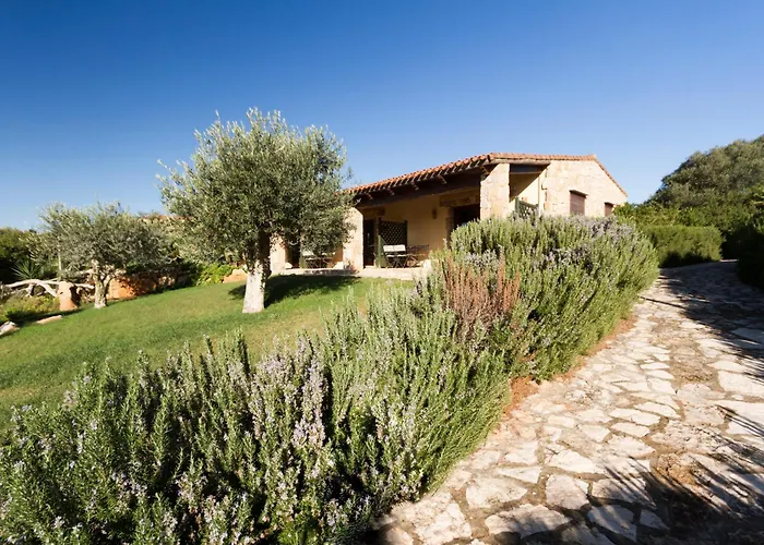Isa - Village Surrounded By Greenery With Swimming Pool Just A Few Minutes From Alghero Apart Otel