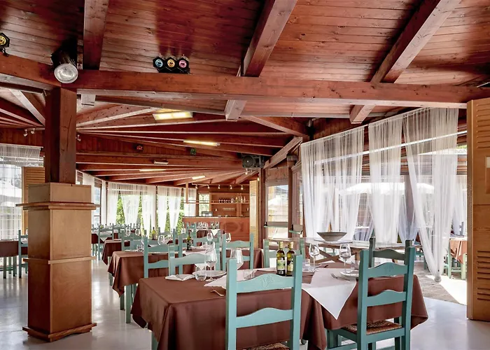 Apart Otel Isa - Village Surrounded By Greenery With Swimming Pool Just A Few Minutes From Alghero 3*