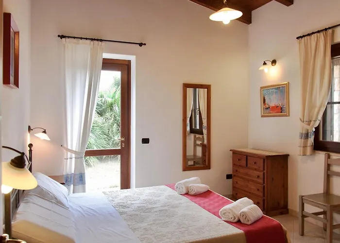 Isa - Village Surrounded By Greenery With Swimming Pool Just A Few Minutes From Alghero サンタ・マリア・ラ・パルマ